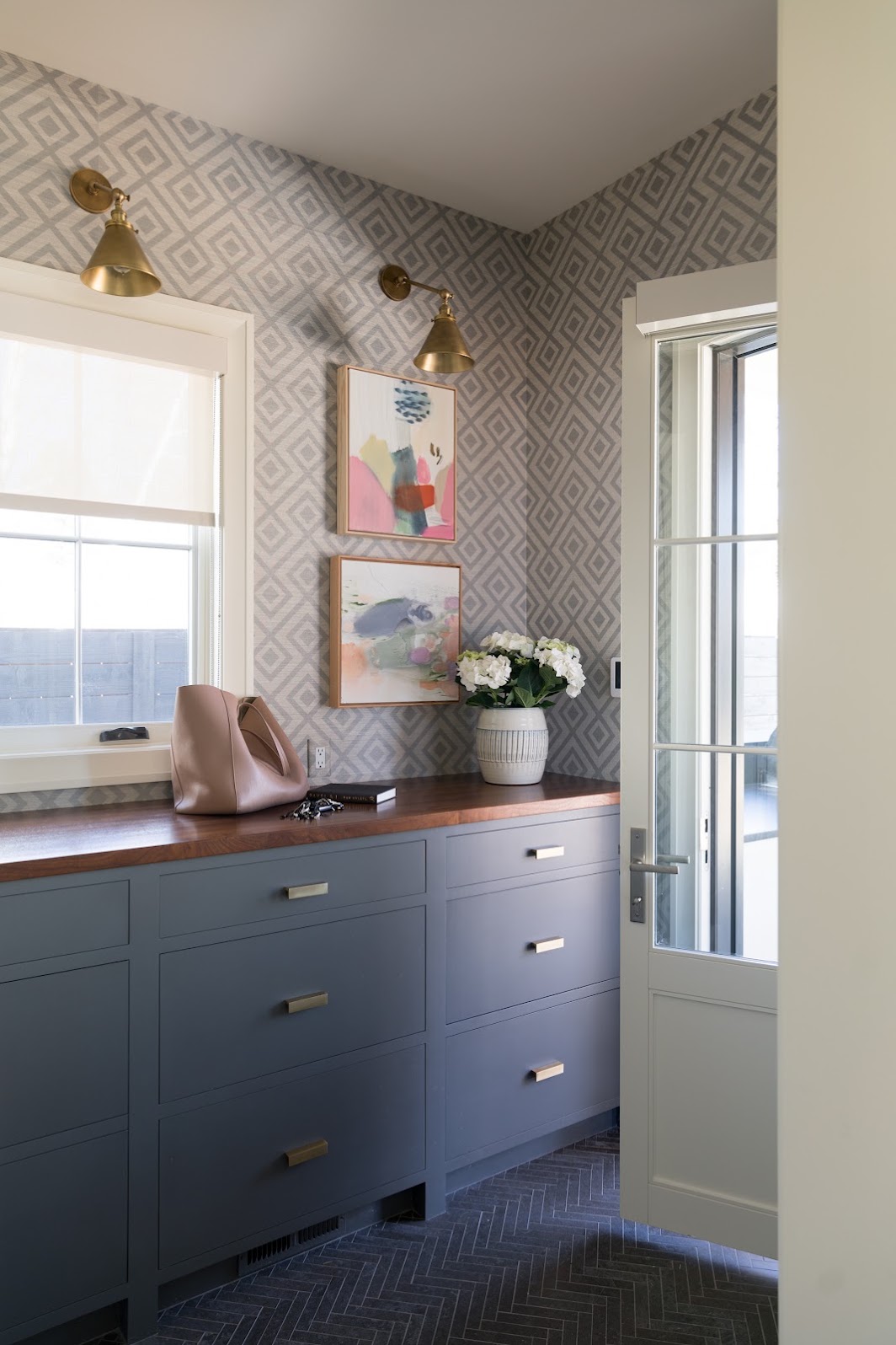 Neutral bedroom design